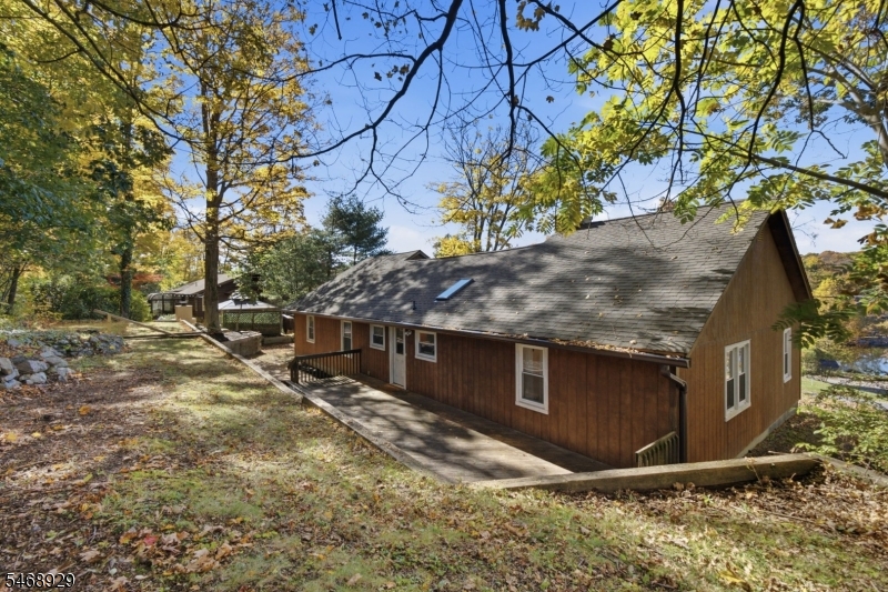 53 Lake Shore Road E Hardyston NJ 07460