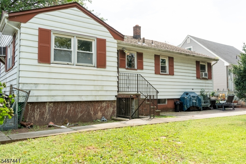 10 Moore Place Nutley NJ 07110