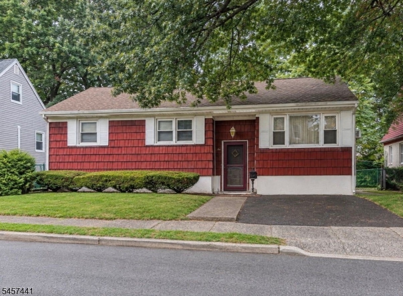 10 Moore Place Nutley NJ 07110