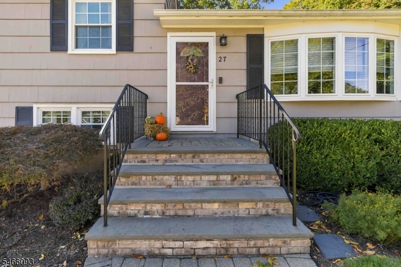 27 Salem Drive Hanover NJ 07981