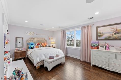 281 Beaufort Avenue Livingston NJ 07039