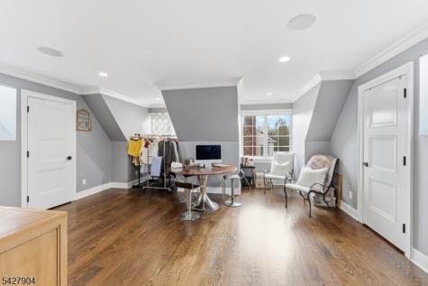 281 Beaufort Avenue Livingston NJ 07039