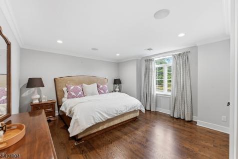 281 Beaufort Avenue Livingston NJ 07039