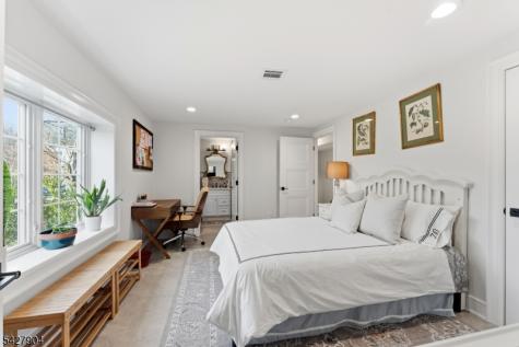 281 Beaufort Avenue Livingston NJ 07039