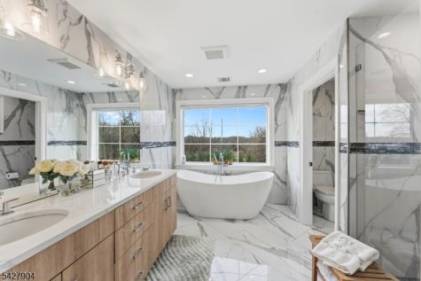 281 Beaufort Avenue Livingston NJ 07039