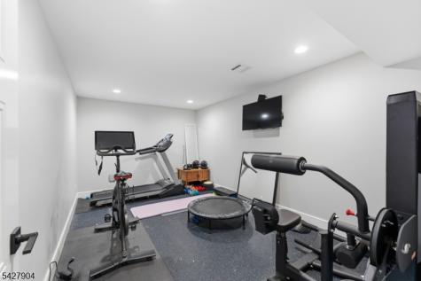 281 Beaufort Avenue Livingston NJ 07039