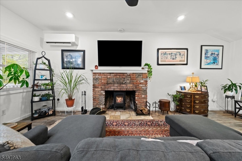 8 Lake View Drive S. Vernon NJ 07419