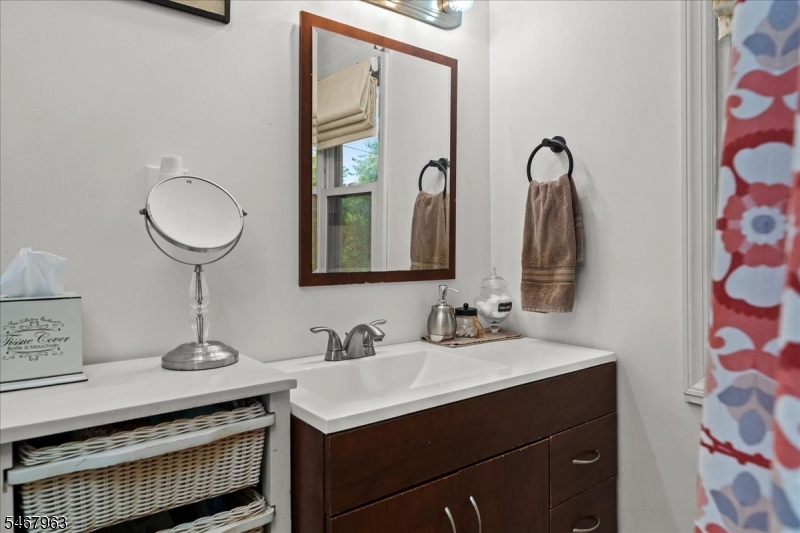 8 Lake View Drive S. Vernon NJ 07419