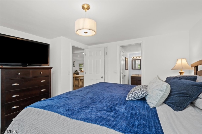 8 Lake View Drive S. Vernon NJ 07419