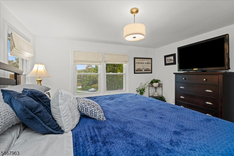 8 Lake View Drive S. Vernon NJ 07419