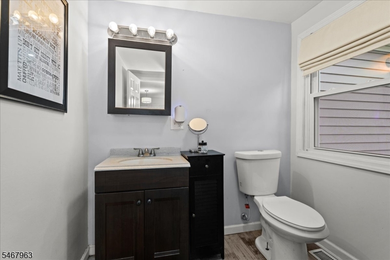 8 Lake View Drive S. Vernon NJ 07419