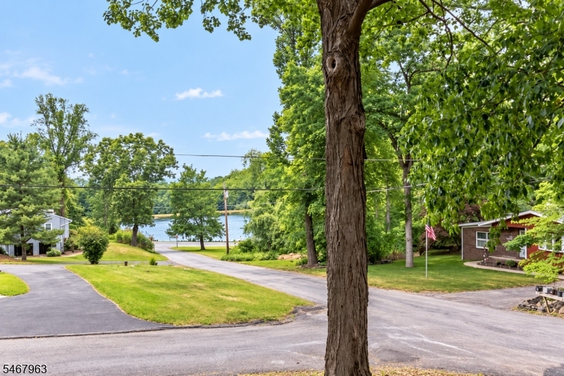 8 Lake View Drive S. Vernon NJ 07419