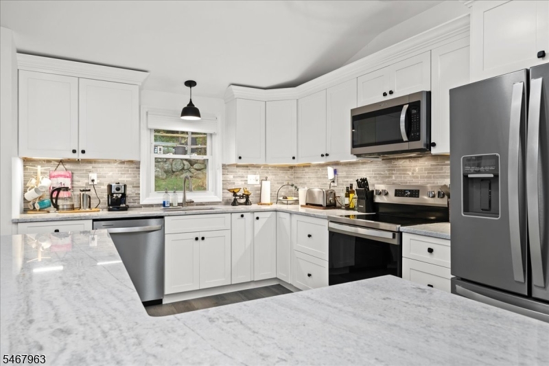8 Lake View Drive S. Vernon NJ 07419