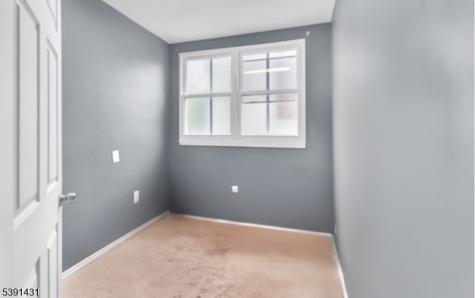 86 88CHANCELLOR Avenue Newark NJ 07112