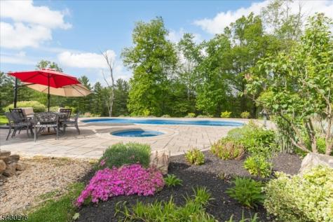 33 Still Hollow Road Tewksbury NJ 08833