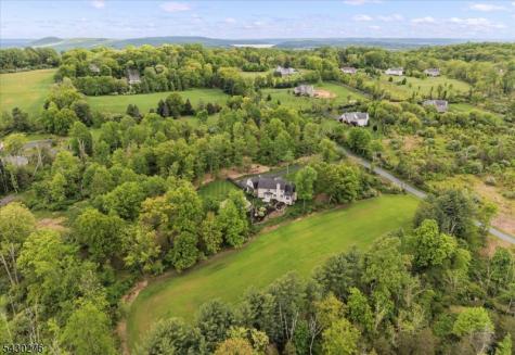 33 Still Hollow Road Tewksbury NJ 08833