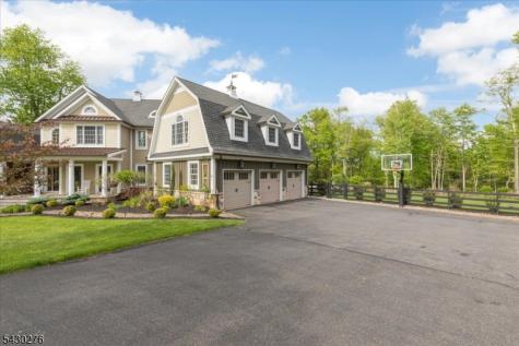 33 Still Hollow Road Tewksbury NJ 08833