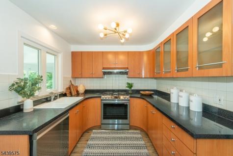 132 Haddon Place Montclair NJ 07043