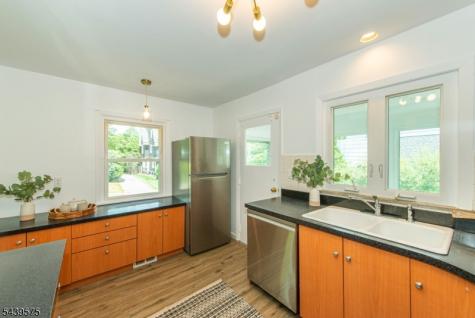 132 Haddon Place Montclair NJ 07043