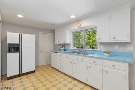 18 Stiles Road Warren NJ 07059