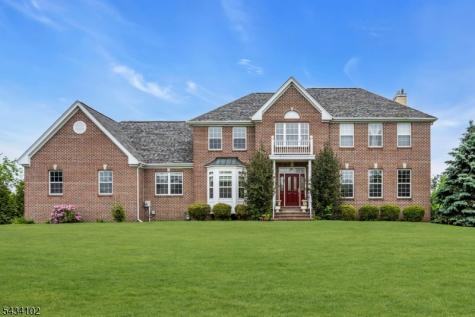 27 Music Mountain Boulevard West Amwell NJ 08530