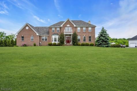 27 Music Mountain Boulevard West Amwell NJ 08530