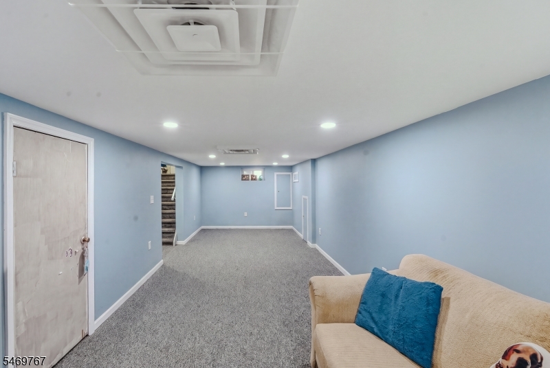 33 Hillside Drive Totowa NJ 07512