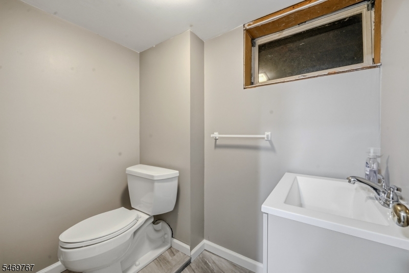 33 Hillside Drive Totowa NJ 07512