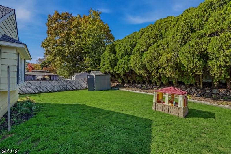 33 Hillside Drive Totowa NJ 07512