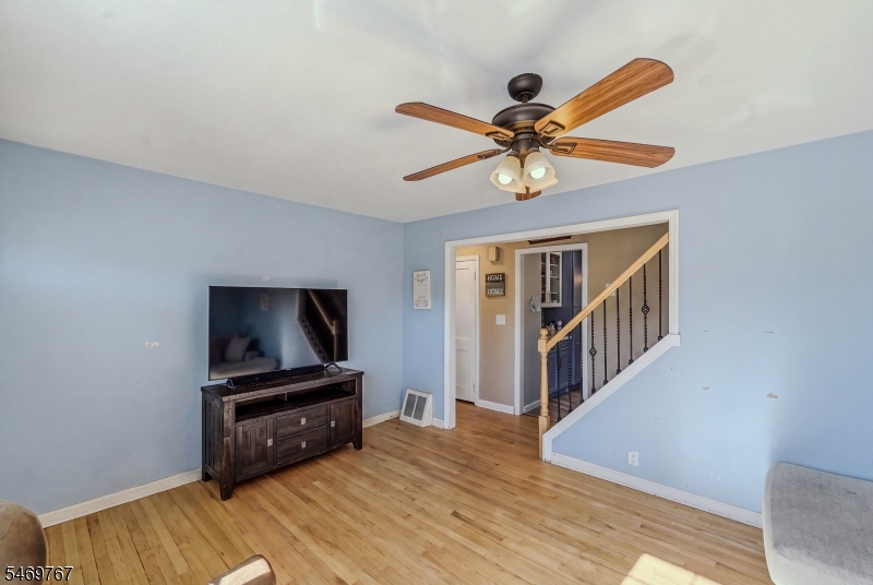 33 Hillside Drive Totowa NJ 07512