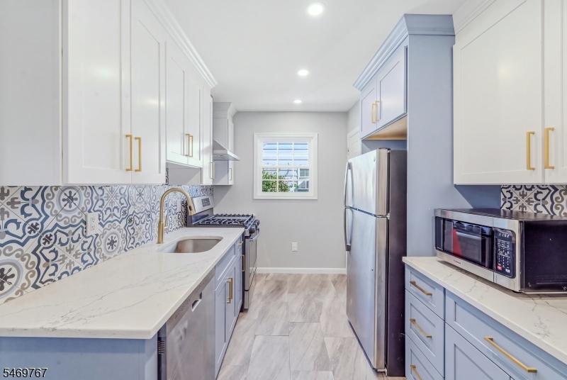 33 Hillside Drive Totowa NJ 07512
