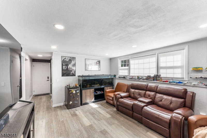 738 County Road 579 Raritan NJ 08822