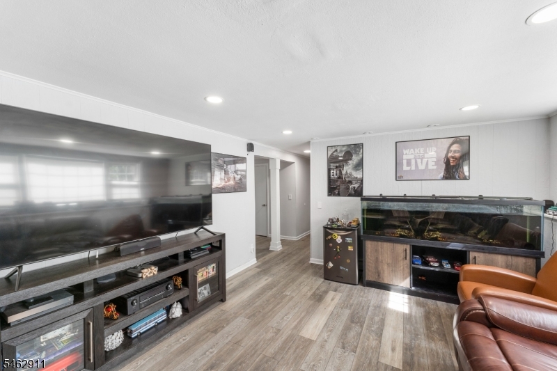 738 County Road 579 Raritan NJ 08822