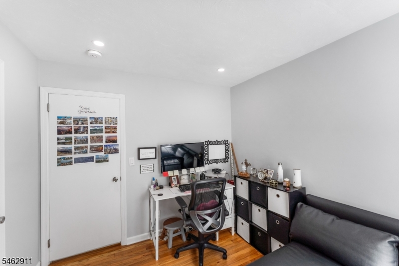 738 County Road 579 Raritan NJ 08822