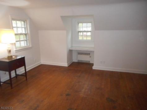 52 E Sumner Avenue Roselle Park NJ 07204