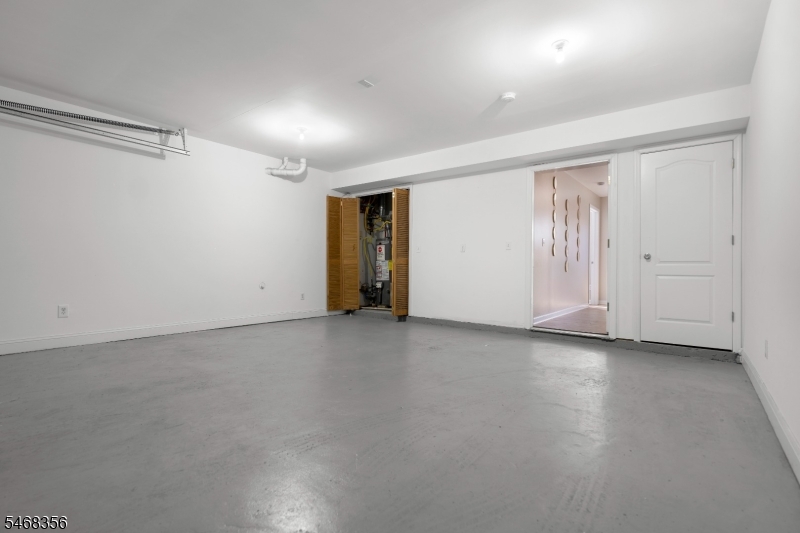 16 E Kinney Street Newark NJ 07102