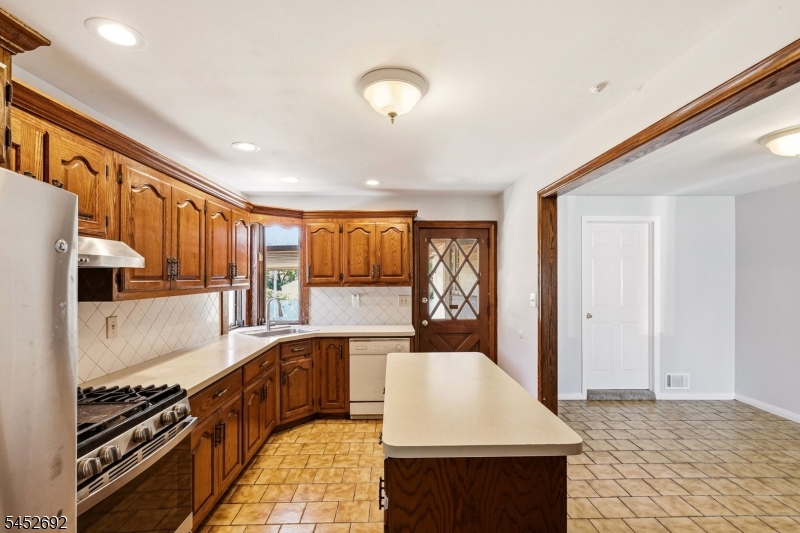 25 Corsi Road Bloomfield NJ 07003