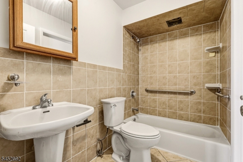 25 Corsi Road Bloomfield NJ 07003