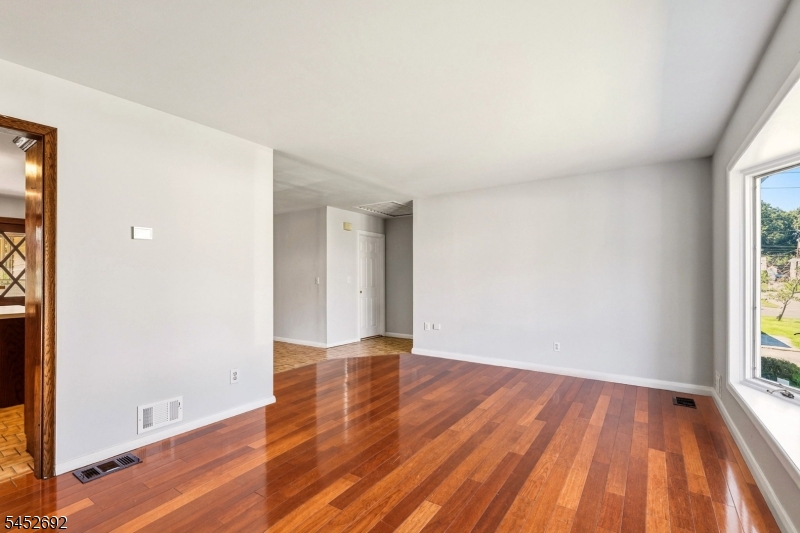 25 Corsi Road Bloomfield NJ 07003