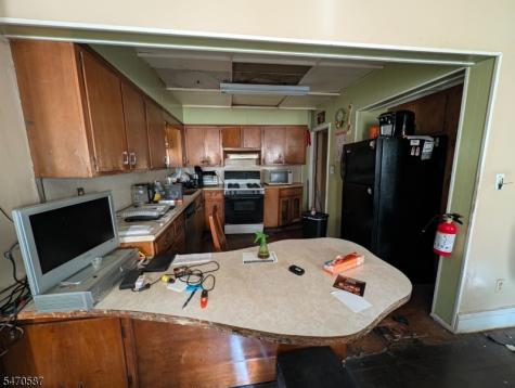 7 Whitman Avenue East Orange NJ 07017