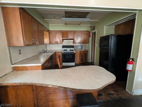 7 Whitman Avenue East Orange NJ 07017