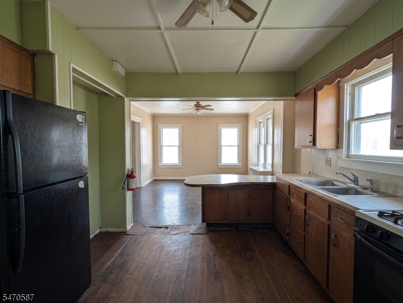 7 Whitman Avenue East Orange NJ 07017