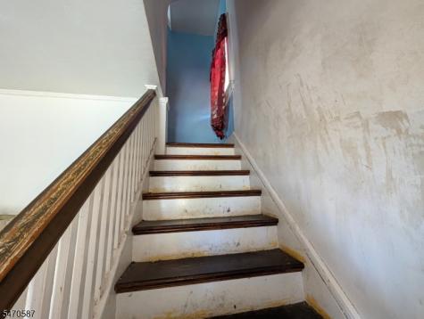 7 Whitman Avenue East Orange NJ 07017