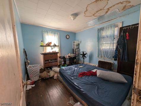 7 Whitman Avenue East Orange NJ 07017