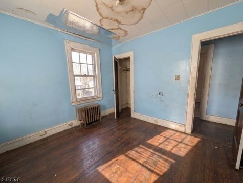 7 Whitman Avenue East Orange NJ 07017