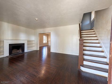 7 Whitman Avenue East Orange NJ 07017