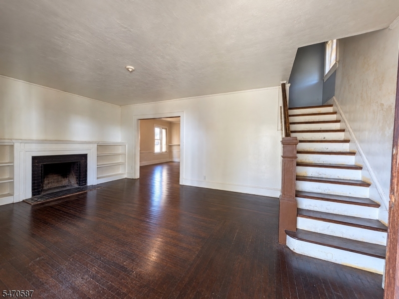 7 Whitman Avenue East Orange NJ 07017