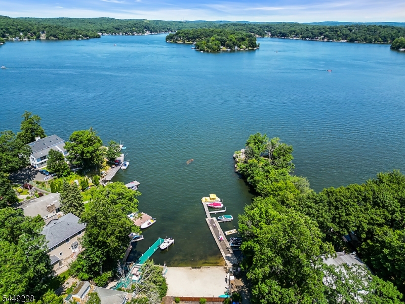 16 Lakeview Road Hopatcong NJ 07843