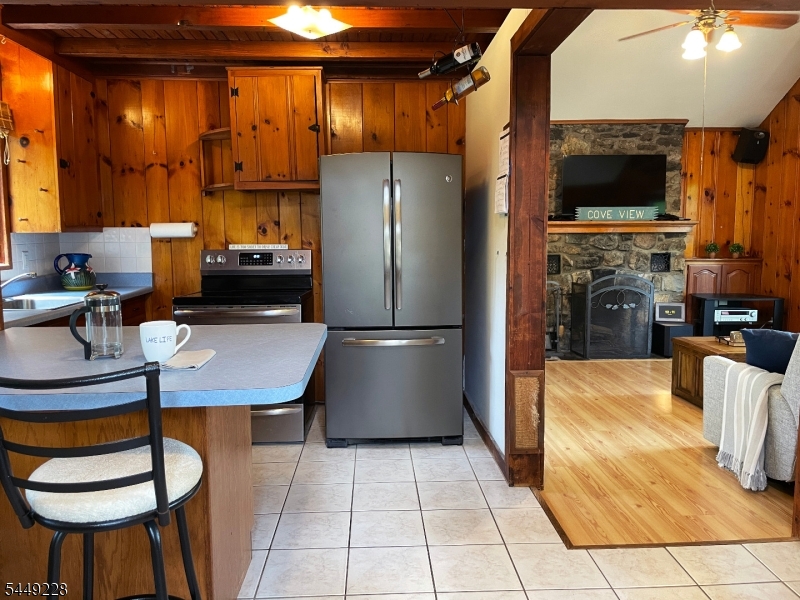 16 Lakeview Road Hopatcong NJ 07843
