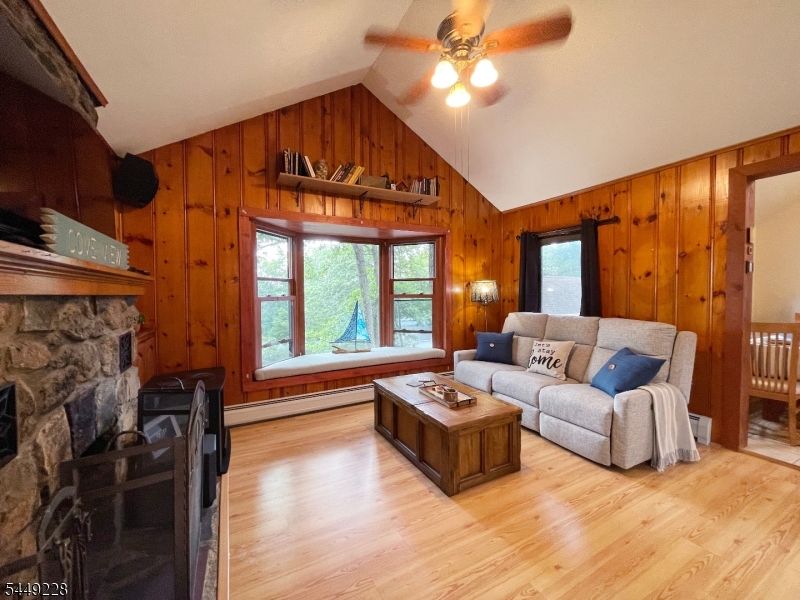 16 Lakeview Road Hopatcong NJ 07843